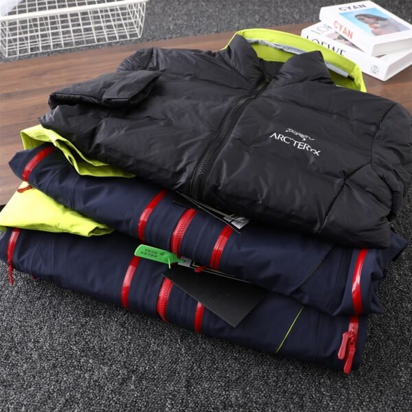 ARCTERYX/Beginner's Year of the Dragon Limited Edition 3-in-1 Jacket Year of the Dragon Limited Edition collection of ‘Dragon Scale’-inspired items for the Year of the Dragon. - Image 9