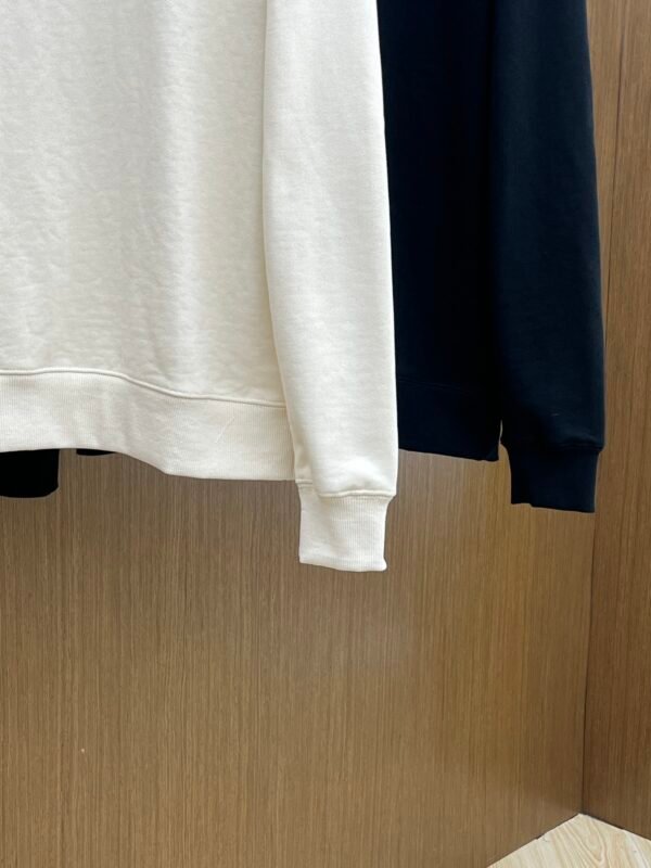 Gucci Classic Crew Neck Sweatshirt - Image 6