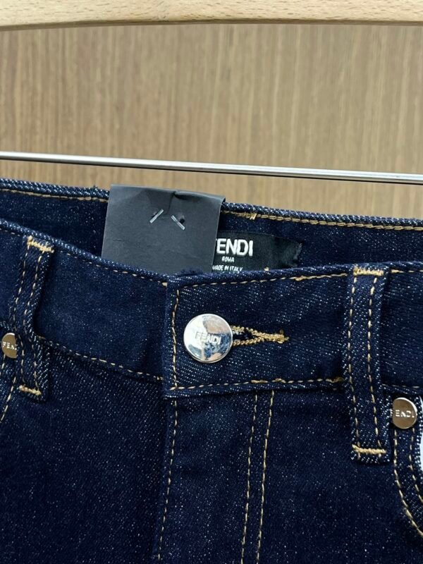 FENDI New Jeans 2024 - Image 5
