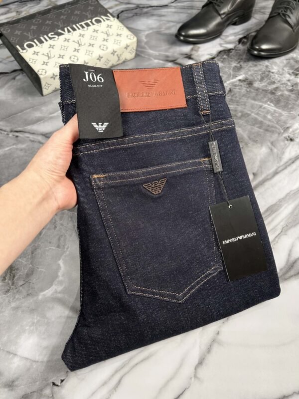 ARMANI / Armani  fall and winter European counter new Super A purchasing level overseas trading company order source, top original single high-end men's custom fashion fall and winter straight jeans. - Image 5