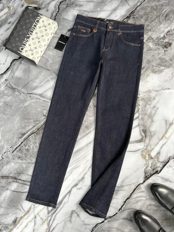 ARMANI / Armani  fall and winter European counter new Super A purchasing level overseas trading company order source, top original single high-end men's custom fashion fall and winter straight jeans.