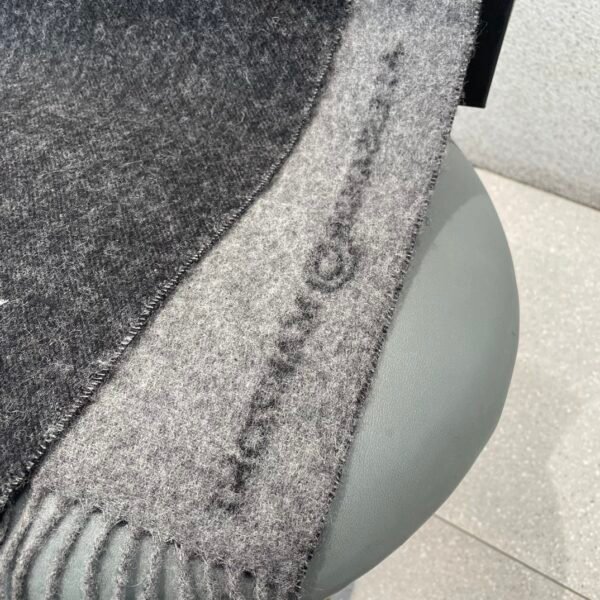 ARMANI latest scarf - Image 4