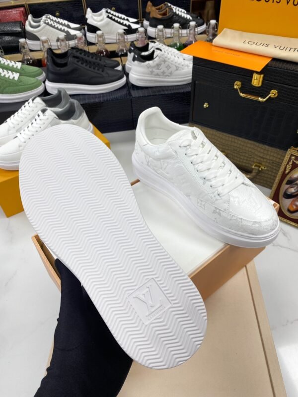 Louis Vuitton Sneakers/White - Image 8
