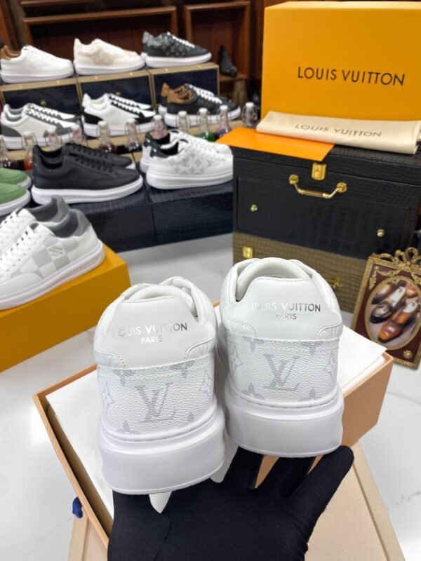Louis Vuitton Sneakers/White - Image 9