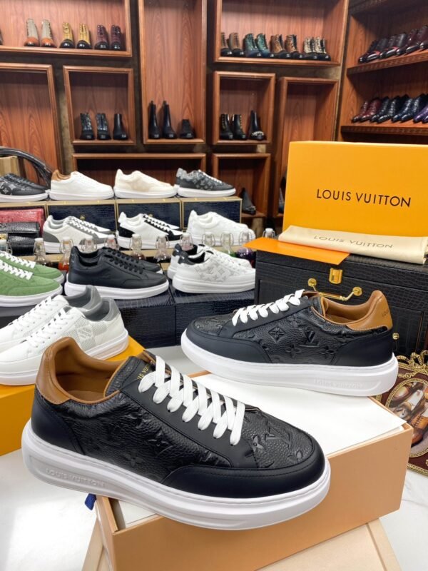 Louis Vuitton Sneakers/Black - Image 3