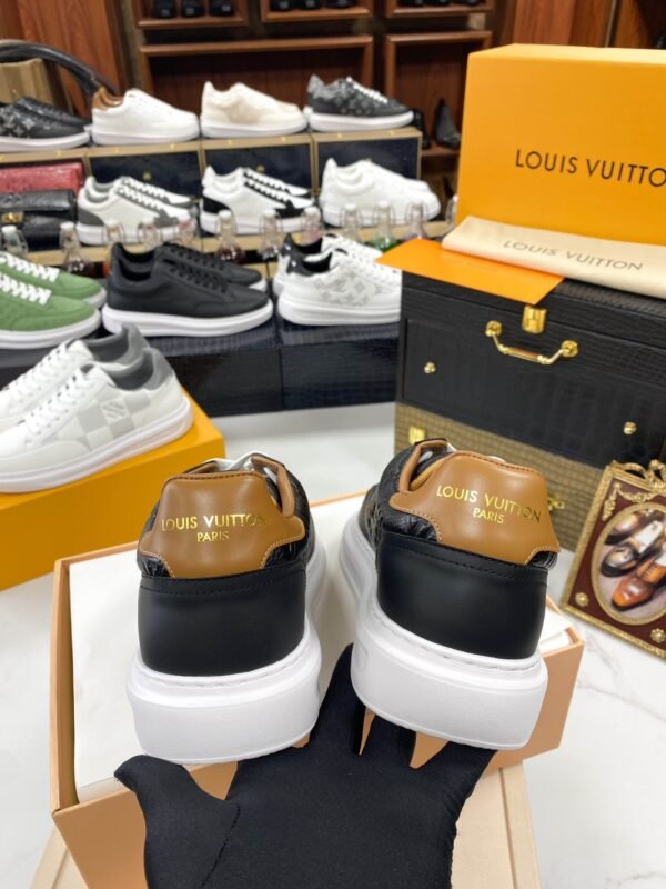 Louis Vuitton Sneakers/Black - Image 9