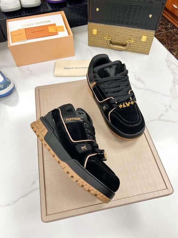 Louis Vuitton Sneakers/Black - Image 4