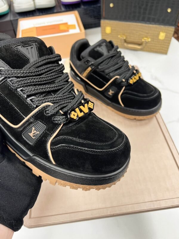 Louis Vuitton Sneakers/Black - Image 5
