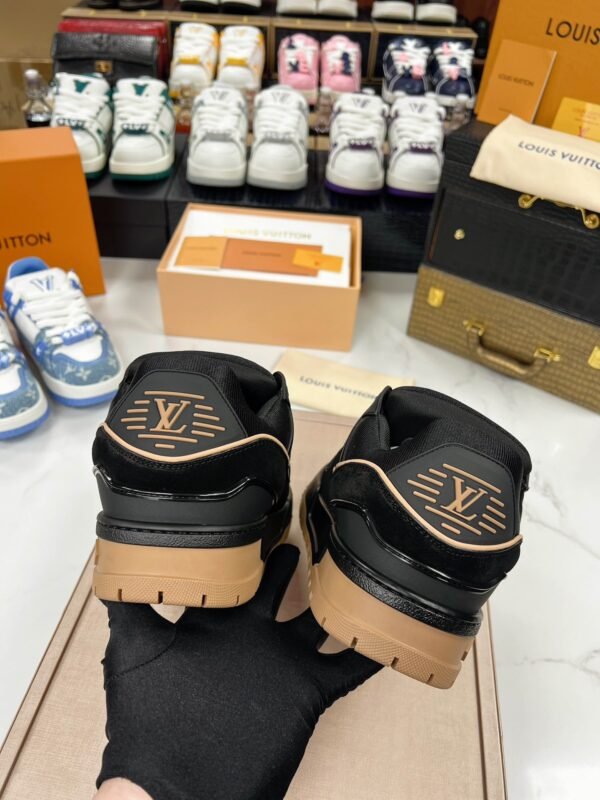 Louis Vuitton Sneakers/Black - Image 9