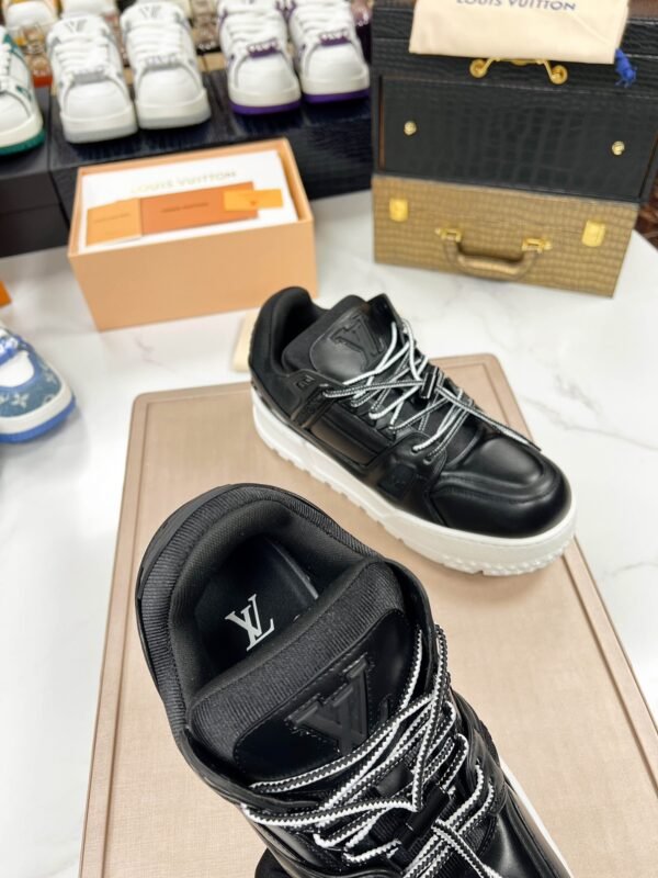 Louis Vuitton Trainer Sneakers/Black - Image 6