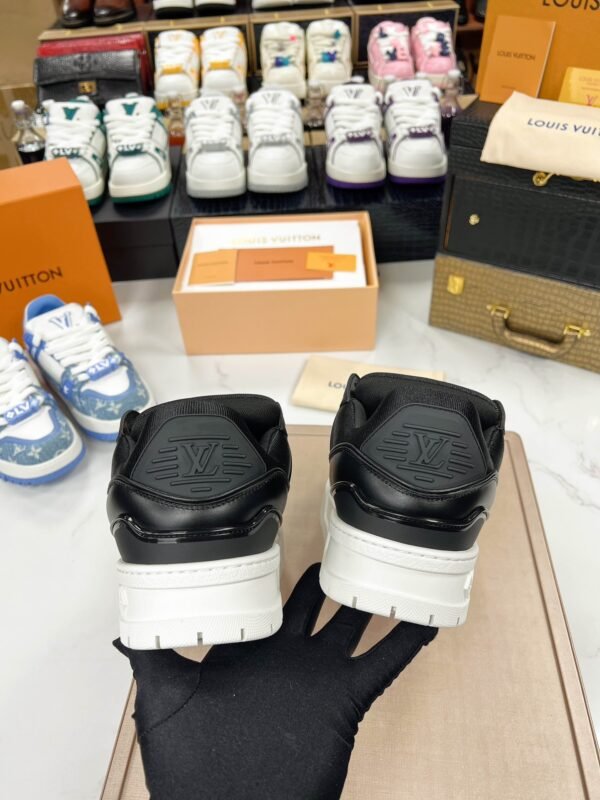 Louis Vuitton Trainer Sneakers/Black - Image 7