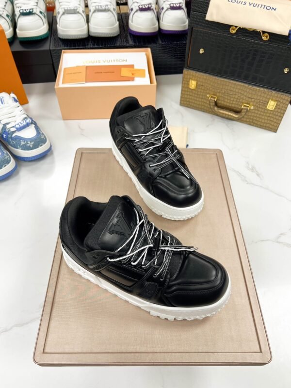 Louis Vuitton Trainer Sneakers/Black - Image 10