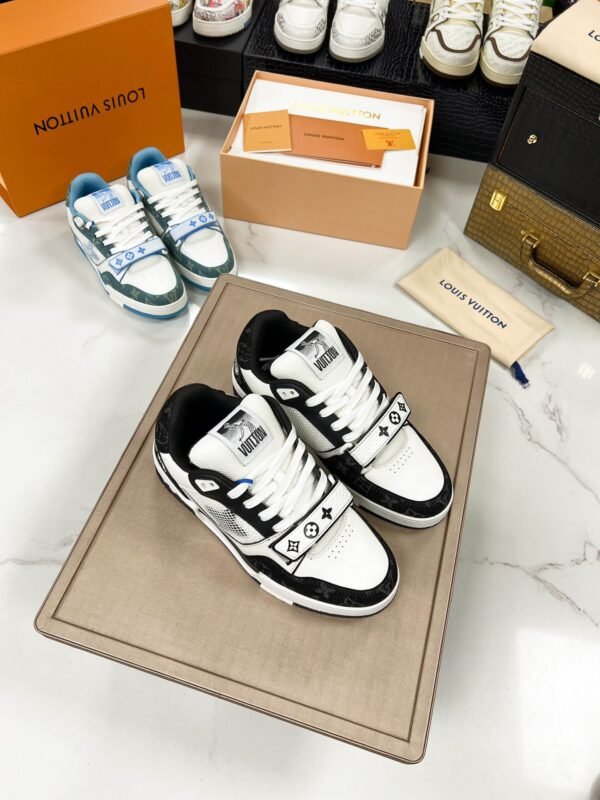 Louis Vuitton Trainer II Sneakers - Image 3