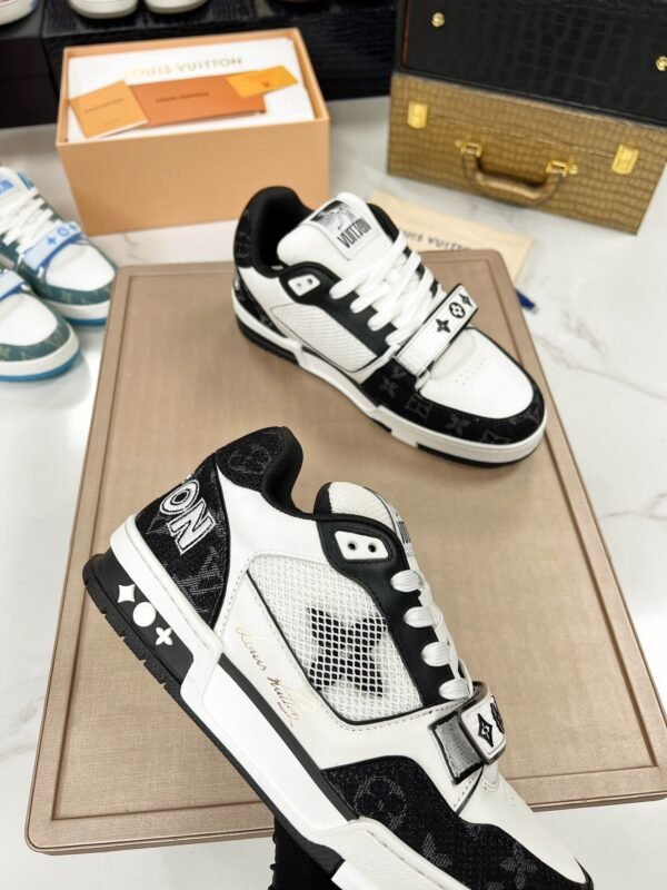 Louis Vuitton Trainer II Sneakers - Image 6