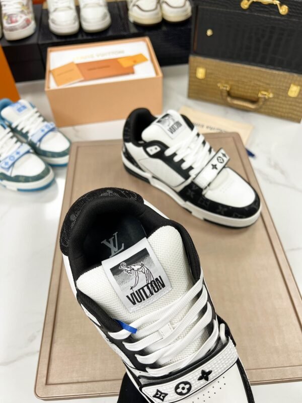 Louis Vuitton Trainer II Sneakers - Image 7