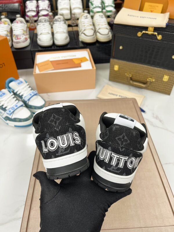 Louis Vuitton Trainer II Sneakers - Image 8