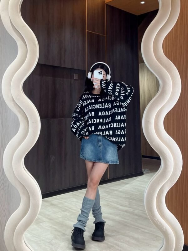 Balenciaga Balenciaga BLCG popover monogram jacquard crew neck long sleeve knit sweater - Image 5