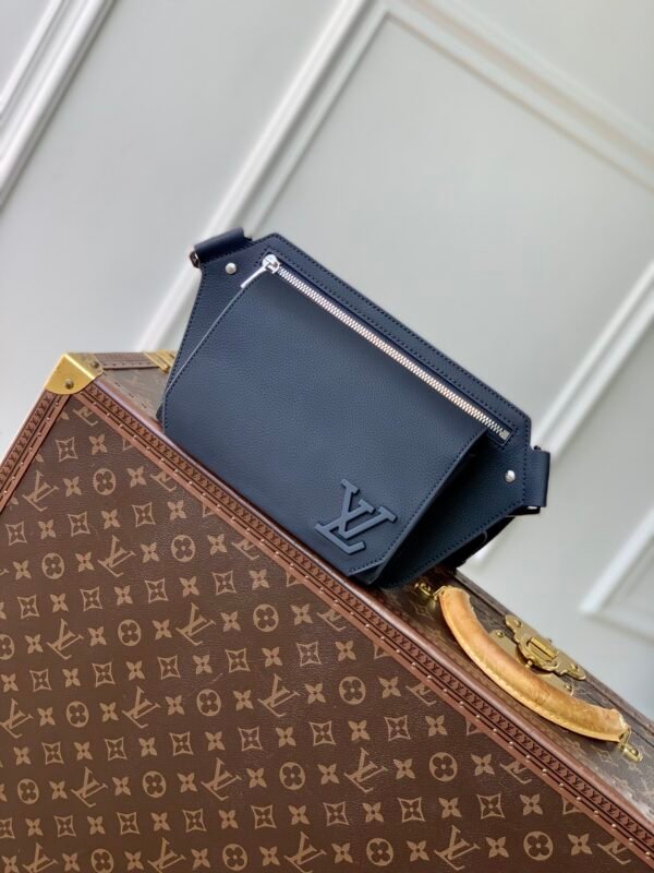 Men's New LV Aerogram Shoulder Bag