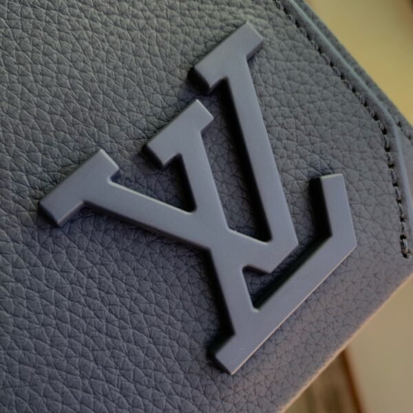 Men's New LV Aerogram Shoulder Bag - Image 6