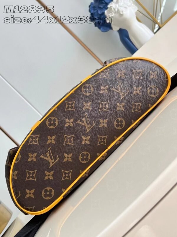 Christopher Medium Shoulder Bag/Yellow - Image 6