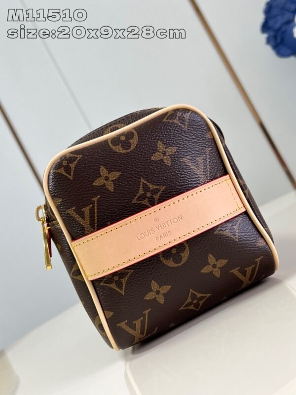 Louis Vuitton Dressing Bag - Image 3