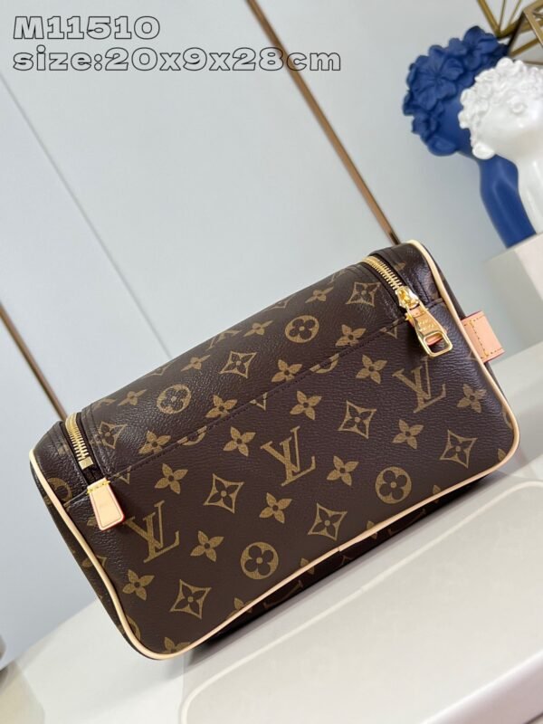 Louis Vuitton Dressing Bag - Image 4