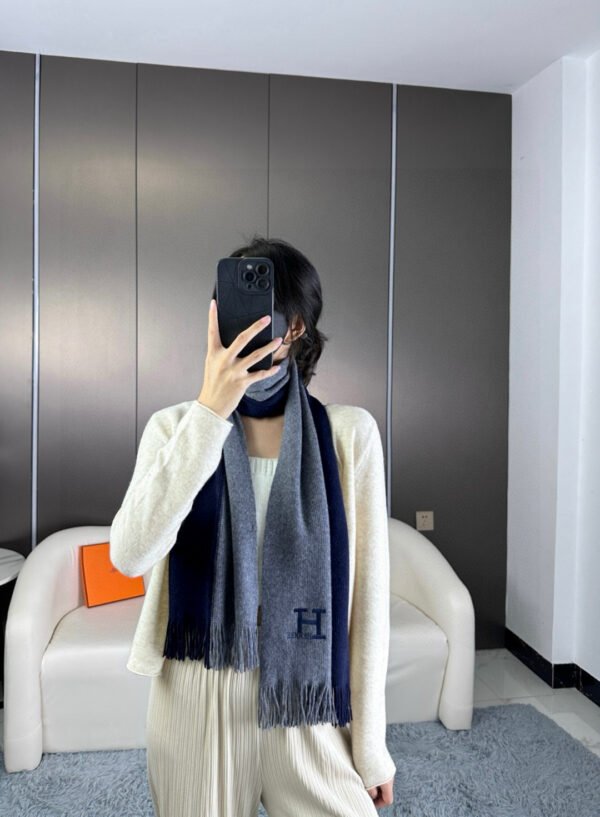 New! Men and women with the same model, 100% pure cashmere Hermes (Hermes) synchronization counter, high-end cashmere knitted scarf - Image 4