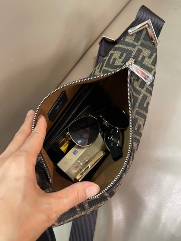 Fendi Crescent Bag - Image 8