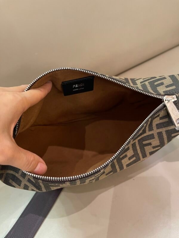 Fendi Crescent Bag - Image 9