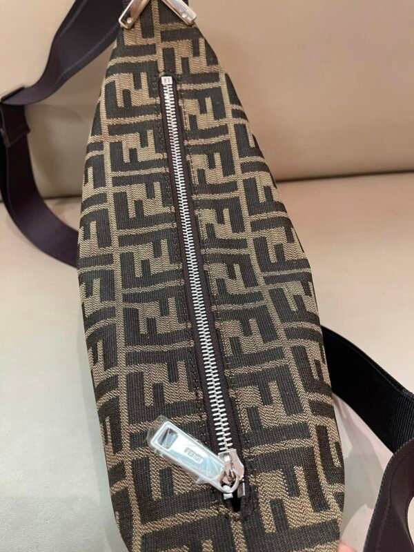 Fendi Crescent Bag - Image 10