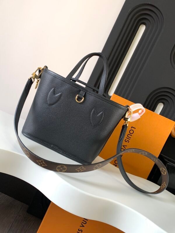 Louis Vuitton bags/Black - Image 5