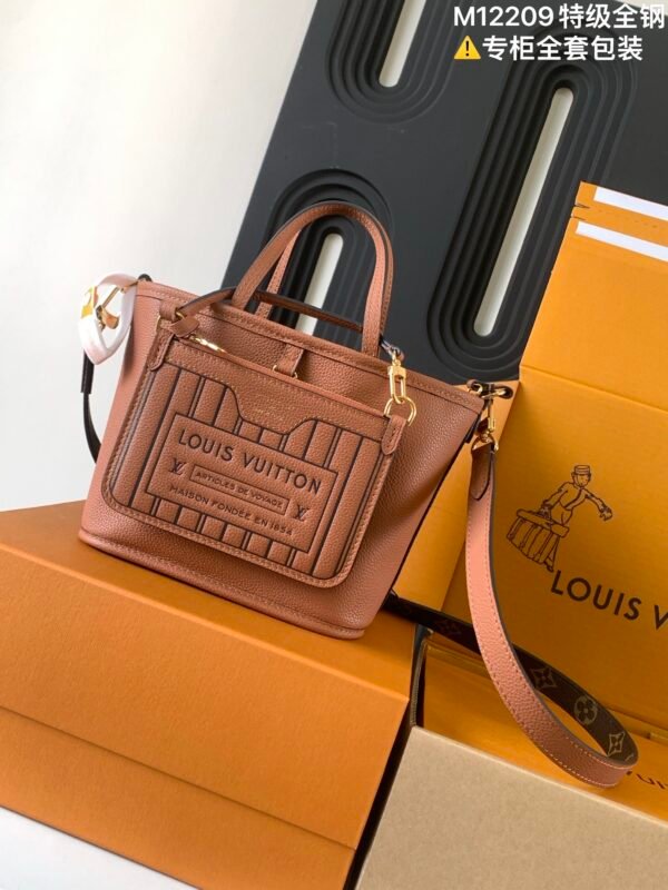 Louis Vuitton bags/Brown