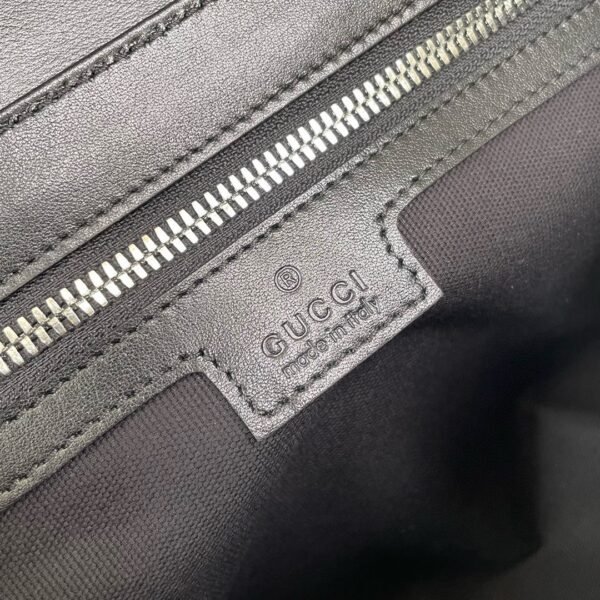 Gucci Crossbody Bag - Image 9