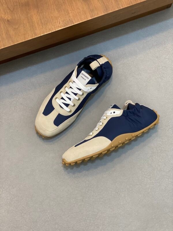 HERMES Sneakers