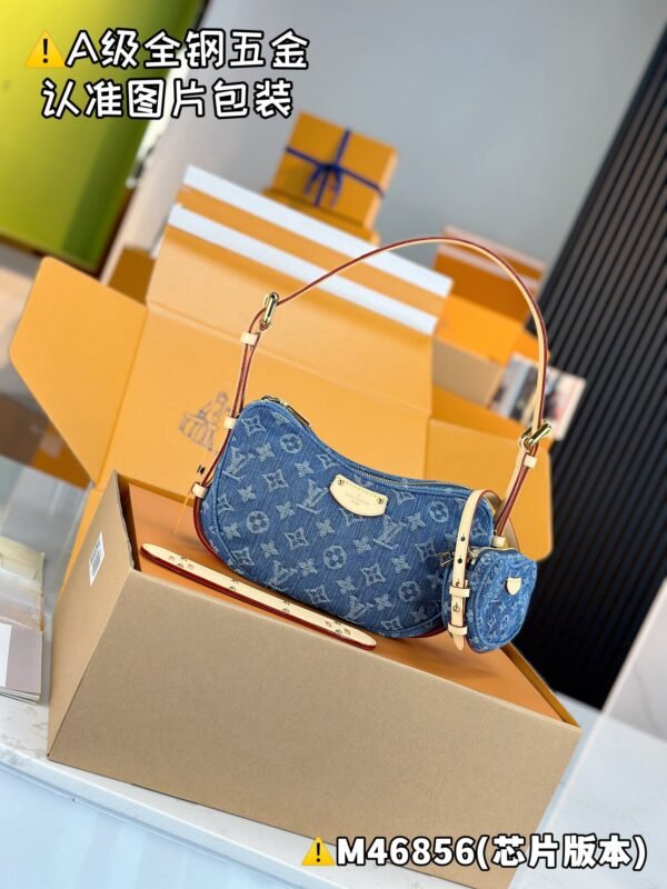 Louis Vuitton CROISSANT Medium Handbag