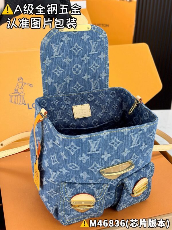 Louis Vuitton VENICE Shoulder Bag - Image 9
