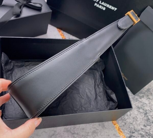 Saint Laurent's latest bag - Image 5