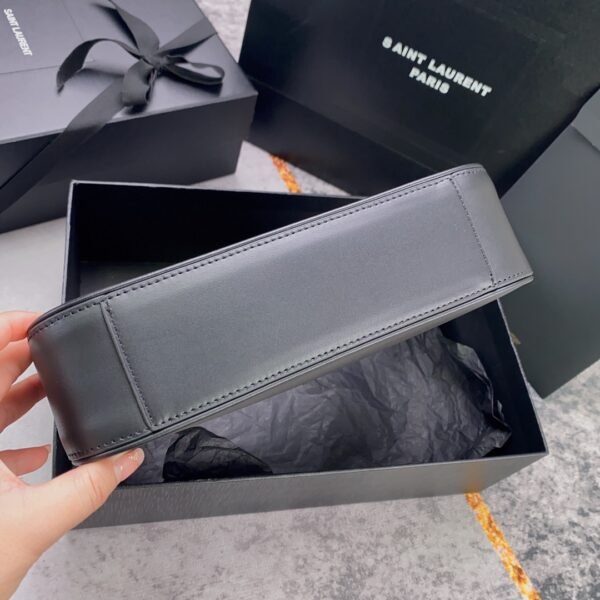 Saint Laurent's latest bag - Image 6