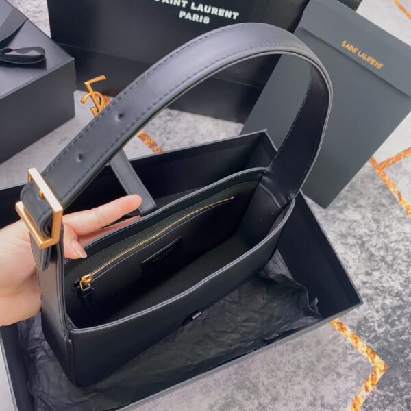 Saint Laurent's latest bag - Image 10