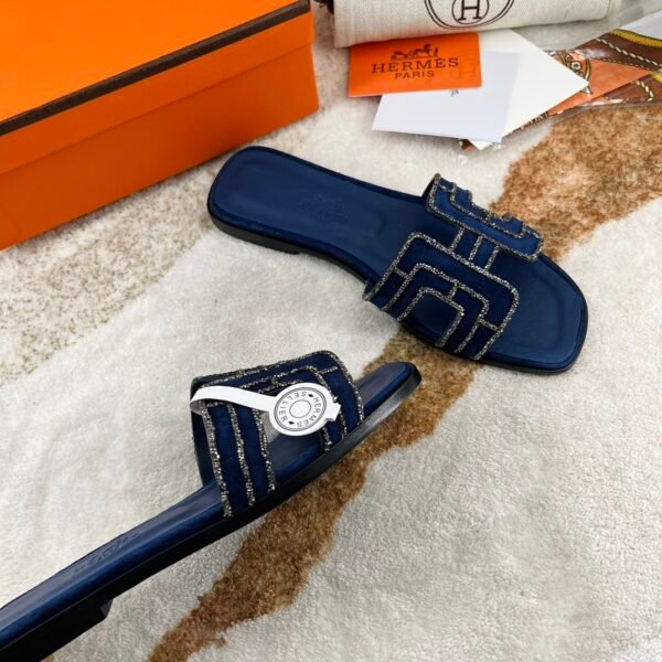 HERMES💥Official website synchronization new Gift random matching silk scarf - Image 4