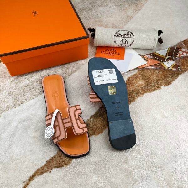 HERMES 💥 official website synchronization on the new gift random matching silk scarf - Image 4