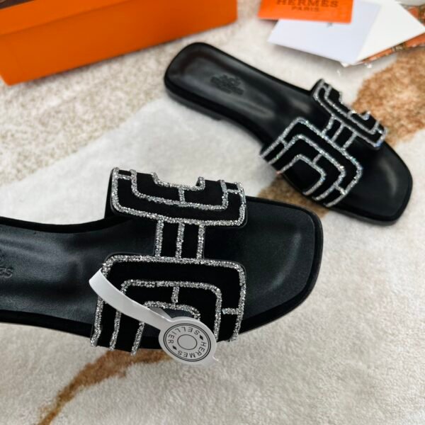 HERMES 💥 official website synchronization on the new gift random matching silk scarf - Image 9
