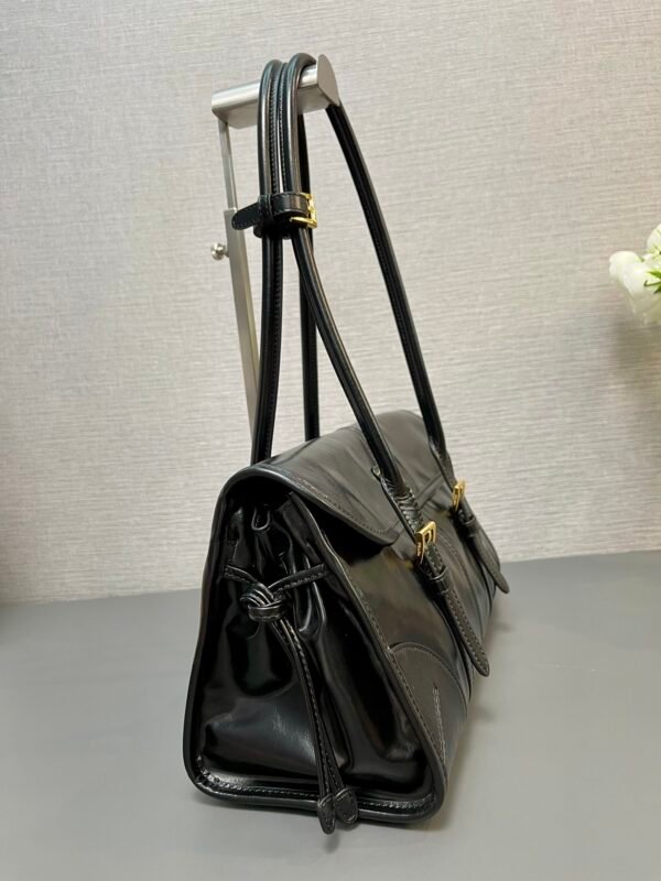 Prada Oil Wax Bag - Image 4
