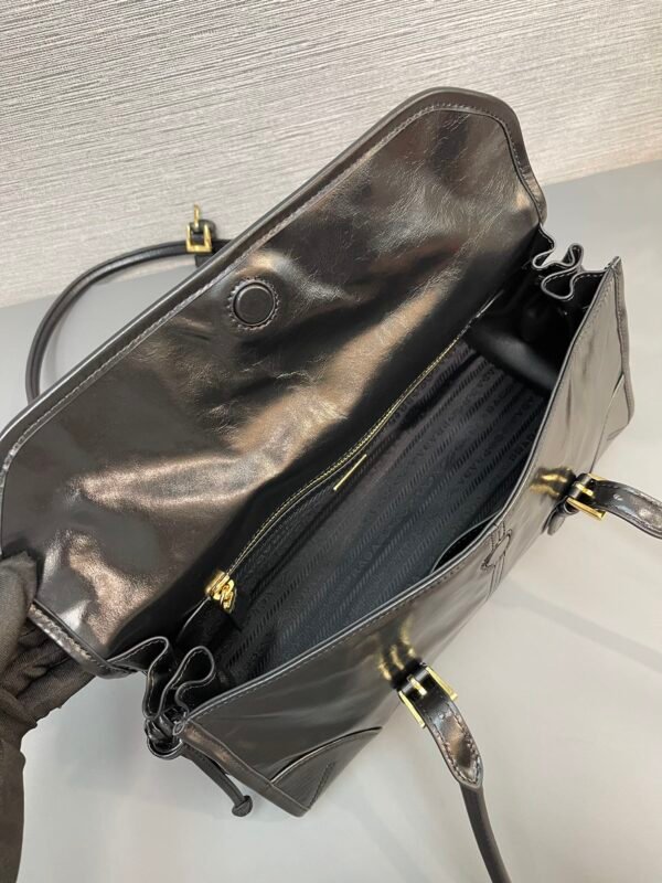 Prada Oil Wax Bag - Image 8