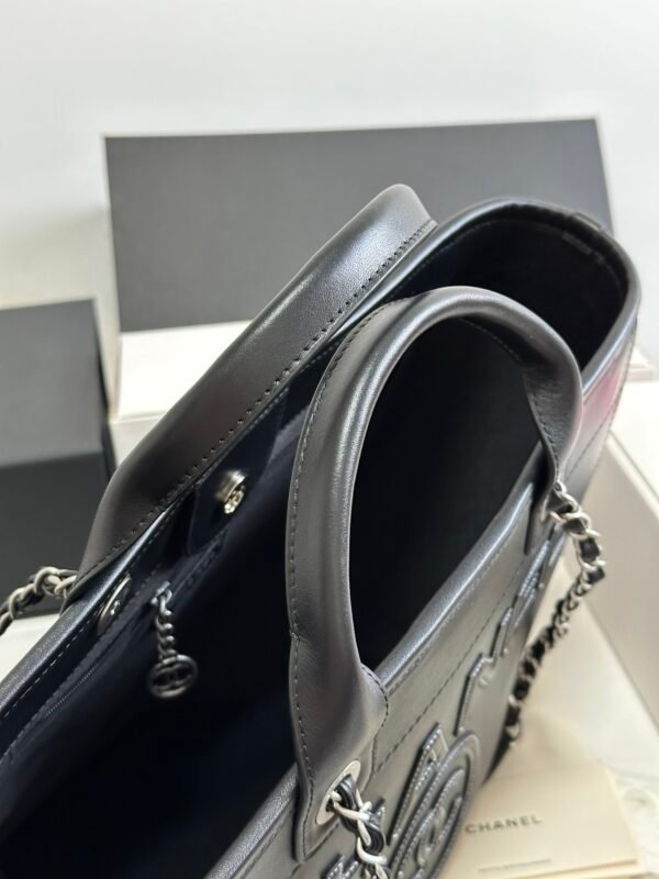 Chanel Cowhide Beach Bag - Image 7