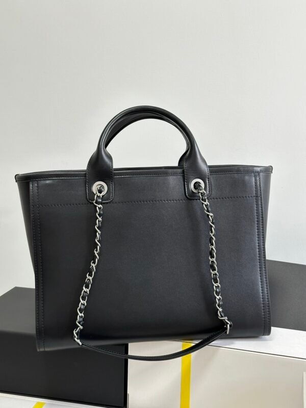 Chanel Cowhide Beach Bag - Image 10