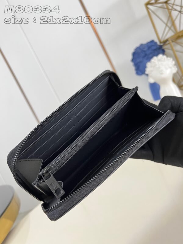 Louis Vuitton Men's Wallet - Image 8