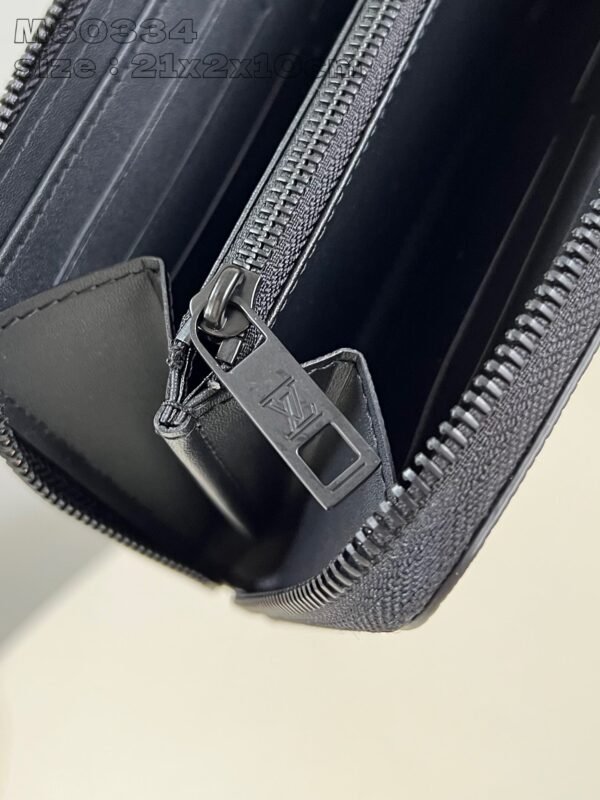 Louis Vuitton Men's Wallet - Image 9