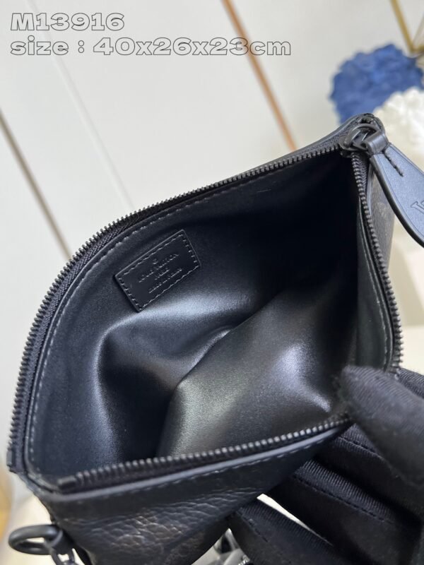 Speedy P9 Bandoulière 40 Monogram Leather - Image 19
