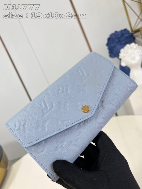 Louis Vuitton Ladies Money Clip - Image 3